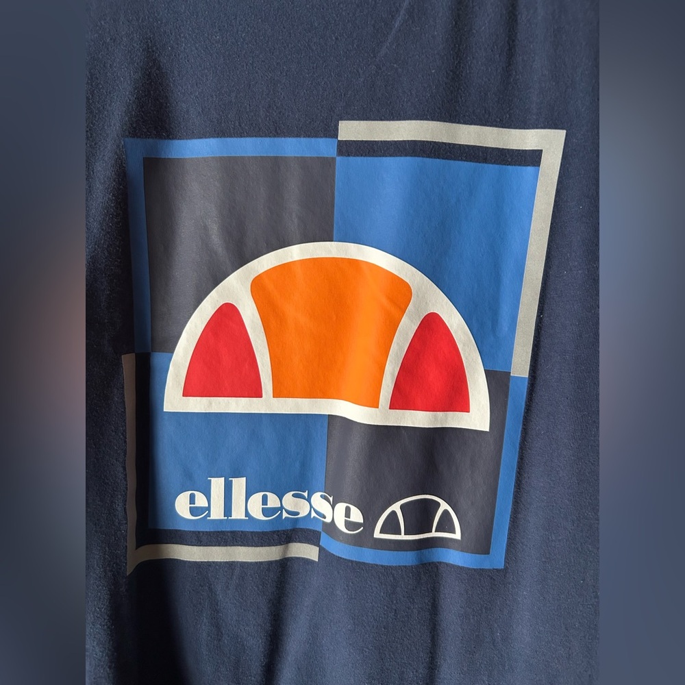 Ellesse T-shirt size medium great conditions original